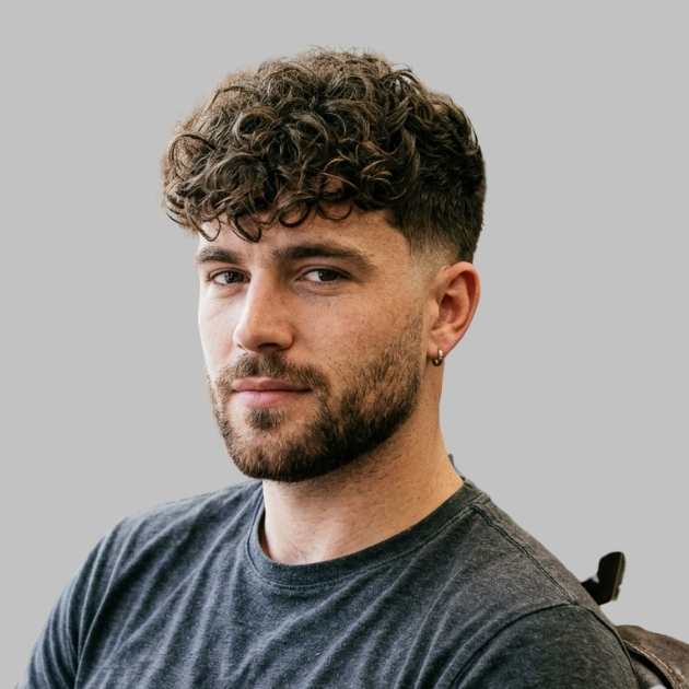 Curly Fringe Low Taper use white man